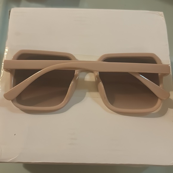 Pink rim sunglasses - Picture 2 of 2